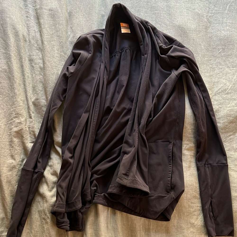 Lucy Black Medium Drape Front Workout Jacket with Thumbholes in sleeves Size xs
